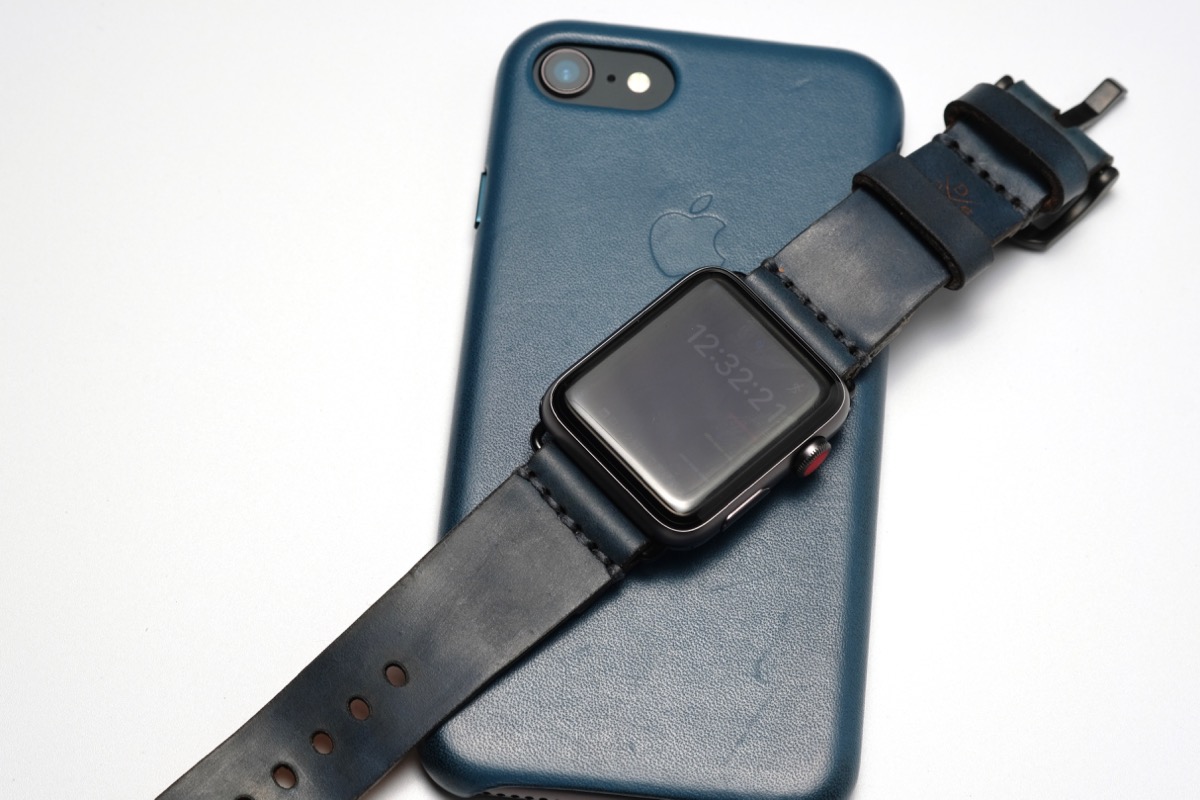 純正の高クオリティ Iphone 8のレザーケース 色はコスモスブルーをレビュー Cola Blog コーラブログ